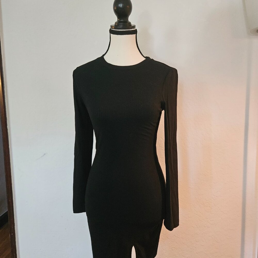 Women's dress - Picture 3 of 4